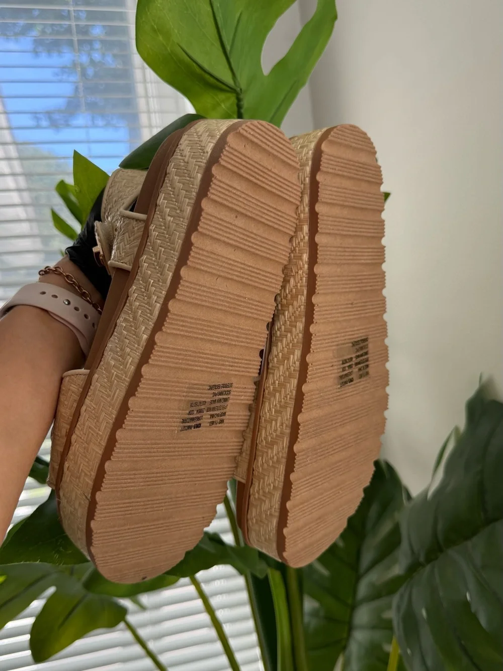 SO Loreen Women’s Platform Sandals Natural Raffia Wedge Double Strap Size 7.5M